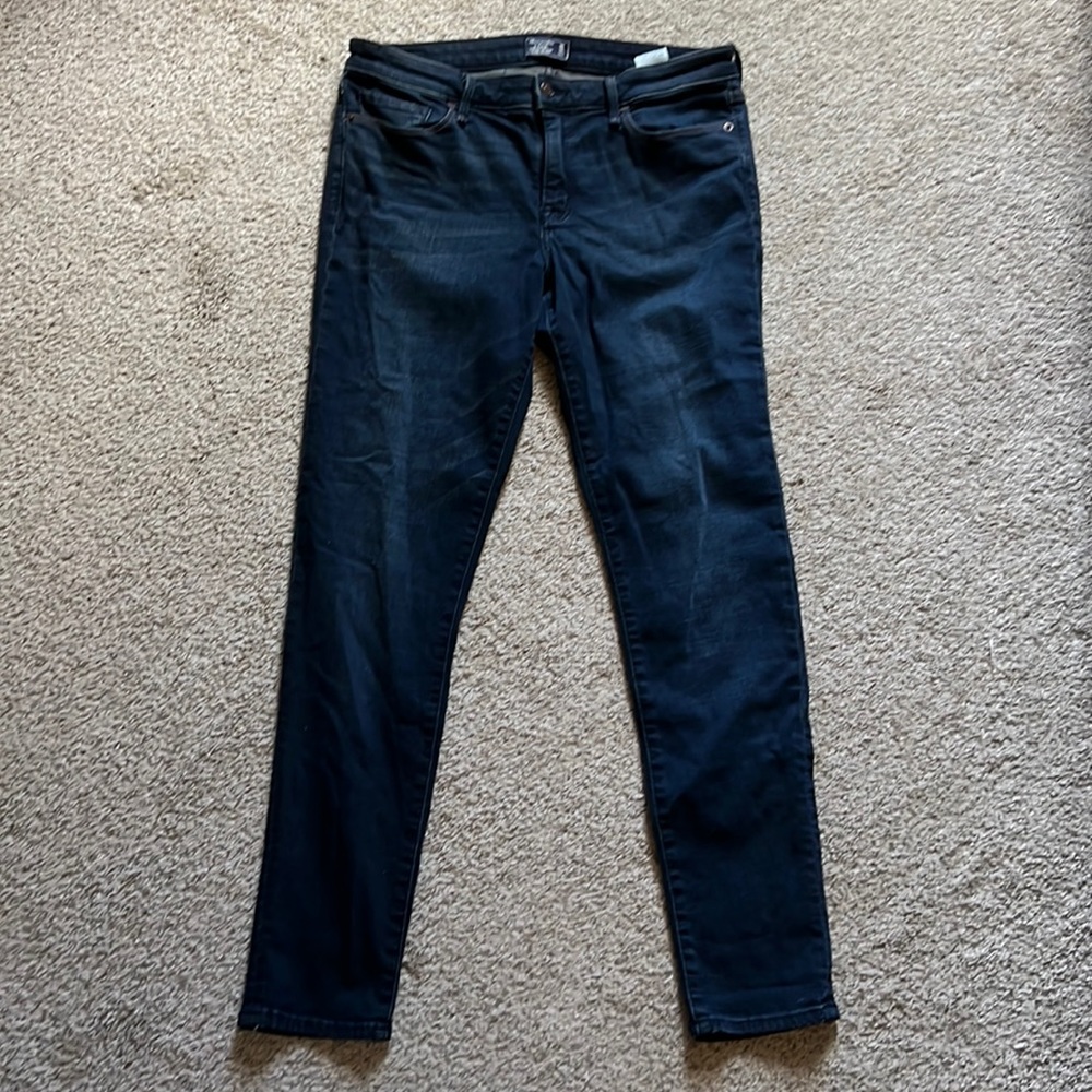 BARELY WORN Abercrombie & Fitch Super Stretch Low-Rise Jean Legging